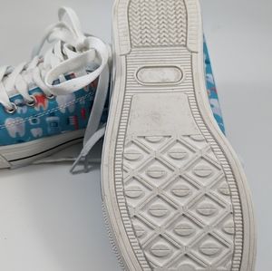 Dental teeth sneaker